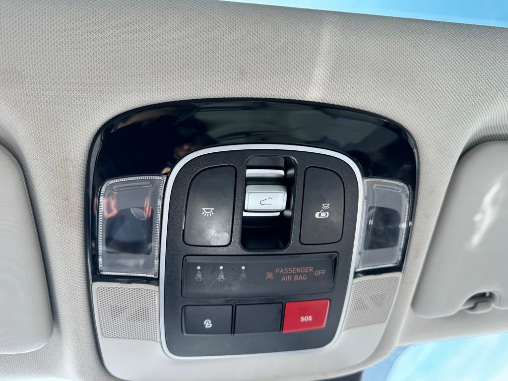 Used 2024 Gray Hyundai Limited image 16