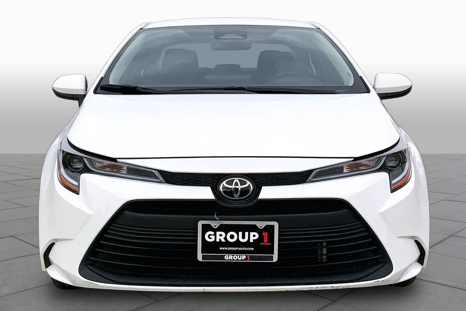 Used 2025 Ice Cap Toyota LE image 4