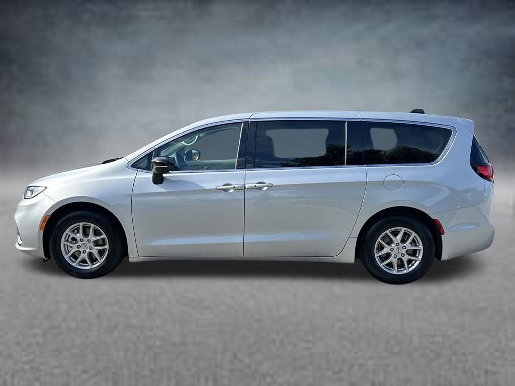 Used 2024 Silver Chrysler Touring L image 8