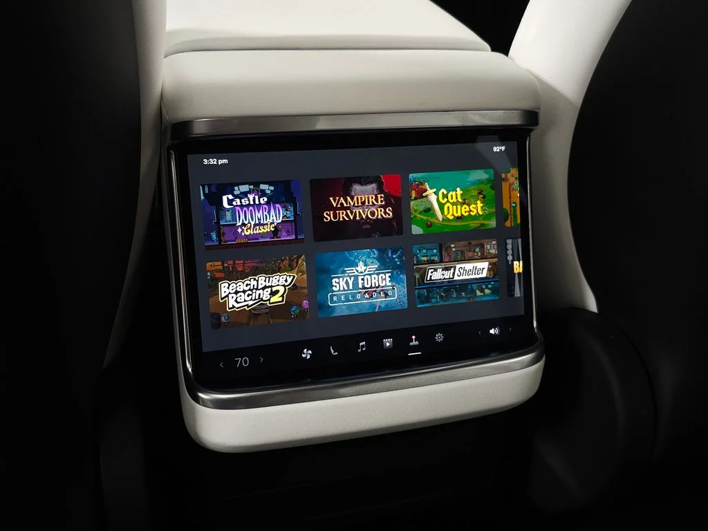 Used 2023  Tesla Plaid image 38