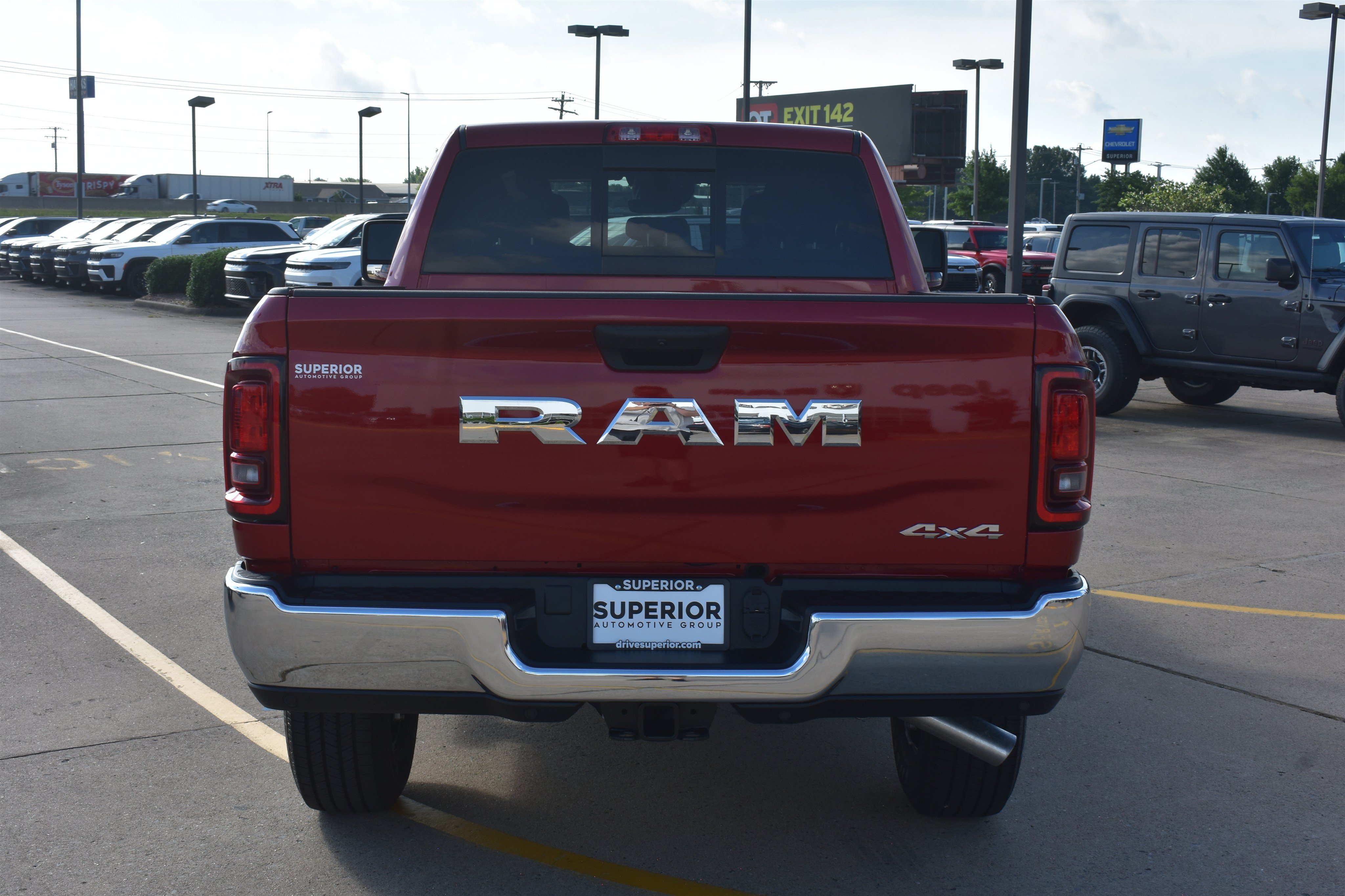 New 2026 Molten Red Pearl-Coat Exterior Paint RAM Tradesman image 6