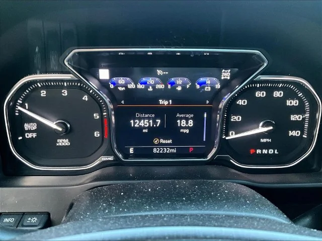 Used 2021 White GMC AT4 image 8