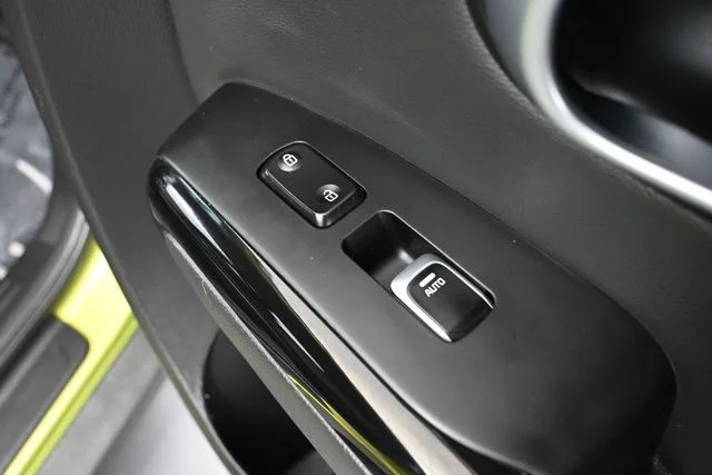 Used 2019 Green Kia Plus image 44