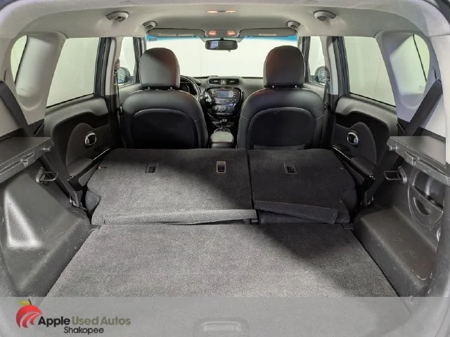 Used 2016 Blue Kia Exclaim image 9