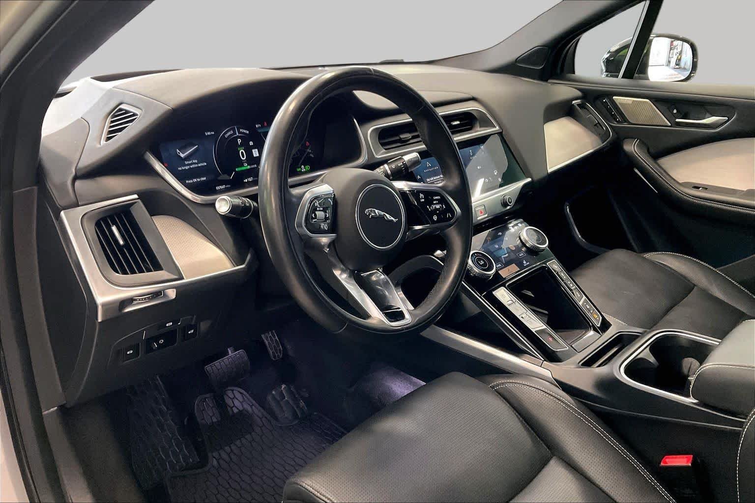 Used 2022 Yulong White Metallic Jaguar HSE image 16