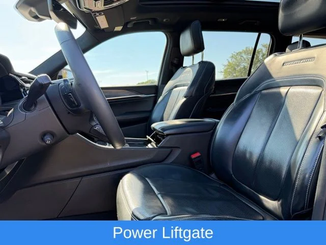 Used 2023 White/off-white Jeep Overland image 24