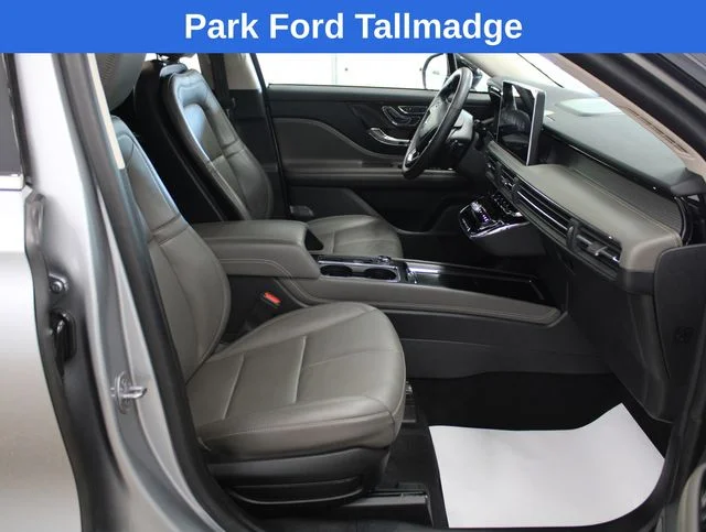 Used 2023 Radiance Metallic Lincoln Standard image 22