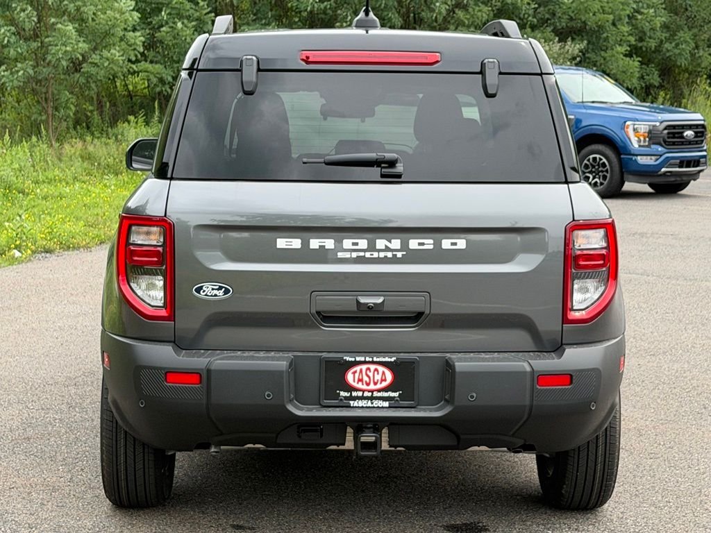New 2026 Carbonized Gray Metallic Ford Outer Banks® image 23