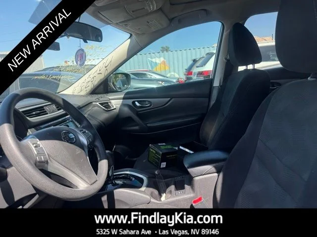 2016 Nissan Rogue SV FWD's photo