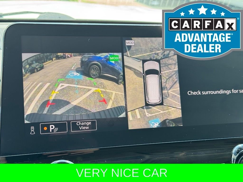 Used 2022 White Nissan SL image 28