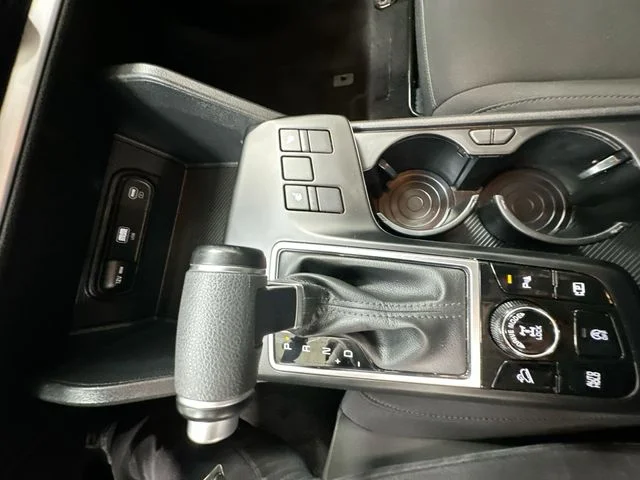 Used 2023 Black Kia LX image 21