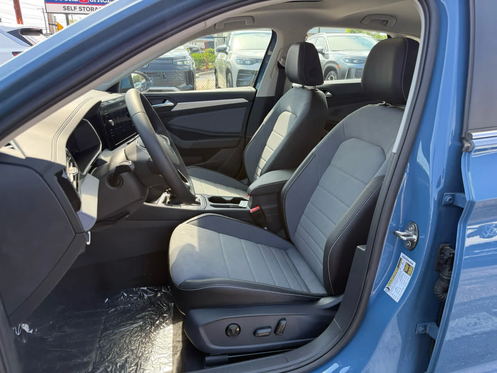 New 2026 Monterey Blue Pearl Volkswagen SE image 15
