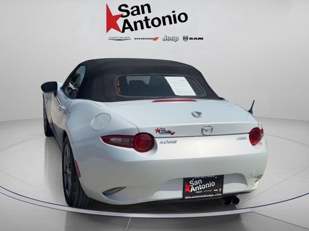 Used 2016 White Mazda Grand Touring image 12