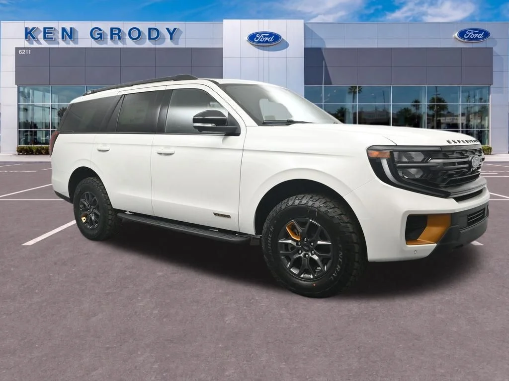 New 2026 Star White Metallic Tri-Coat Ford Tremor image 1