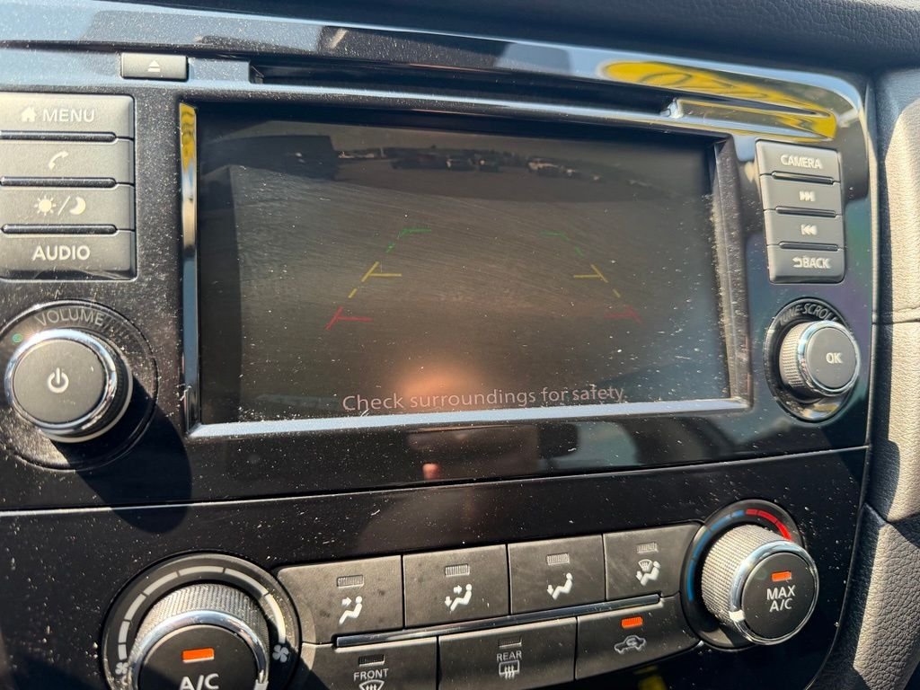 Used 2020 Gray Nissan S image 21