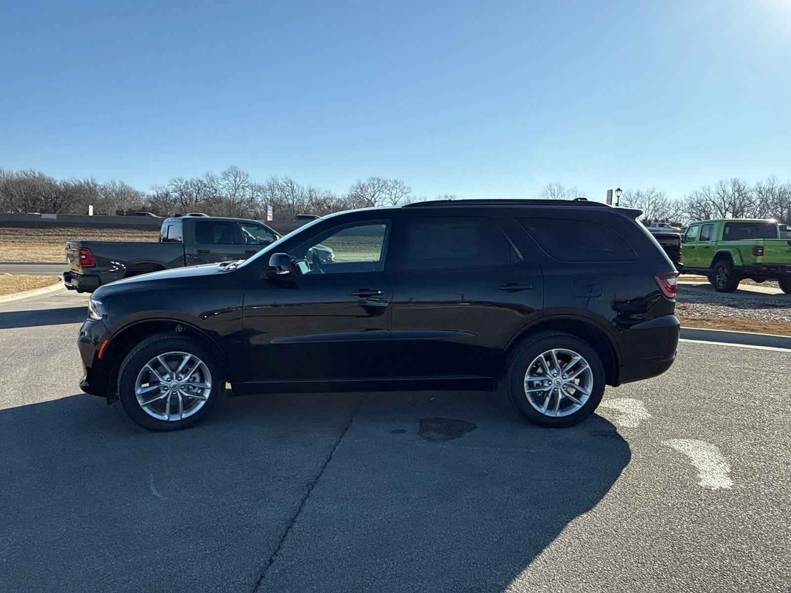 New 2026 Diamond Black Clear-Coat Exterior Paint Dodge GT Plus image 5