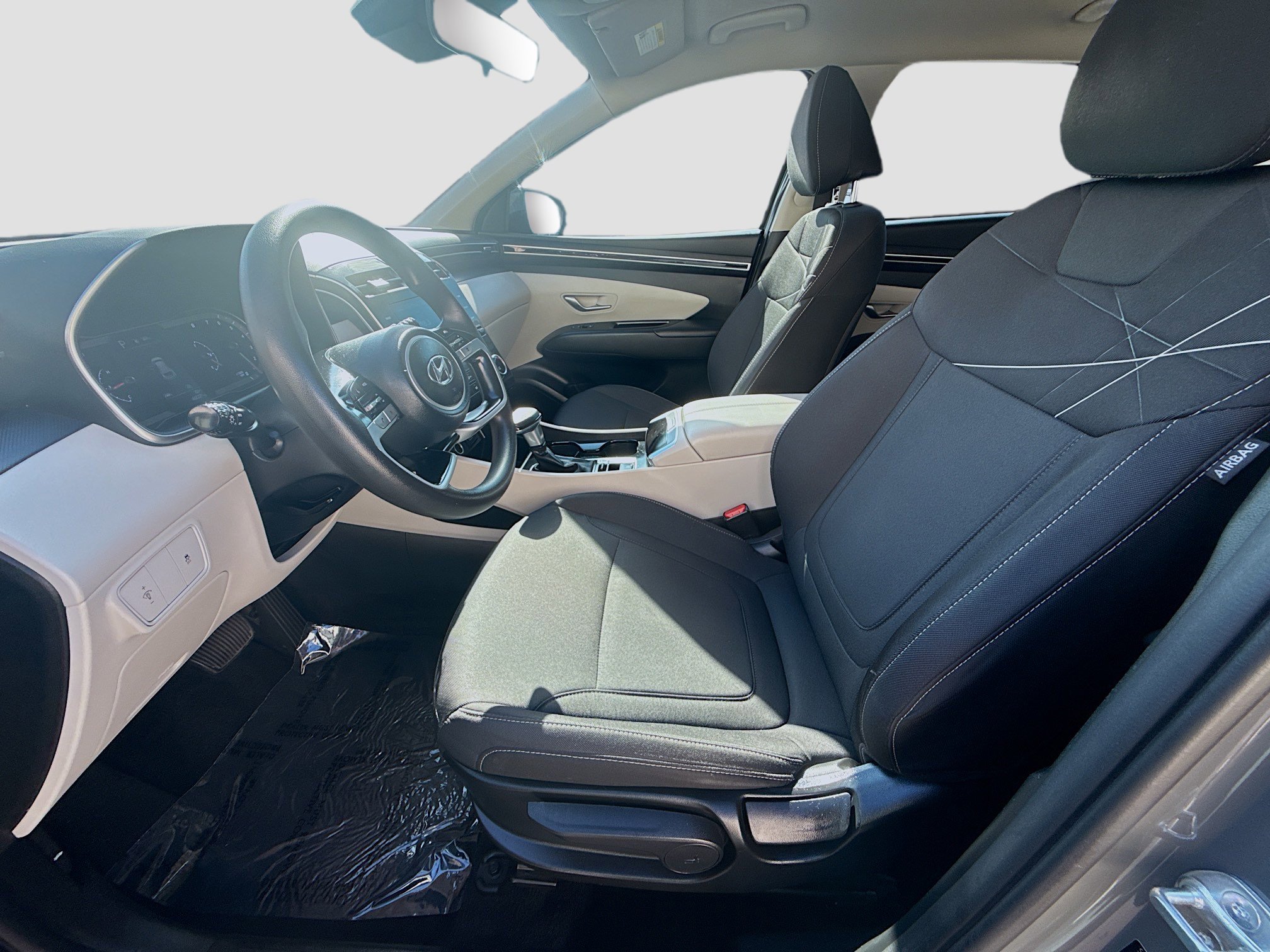 Used 2024 Hampton Gray Hyundai SE image 16