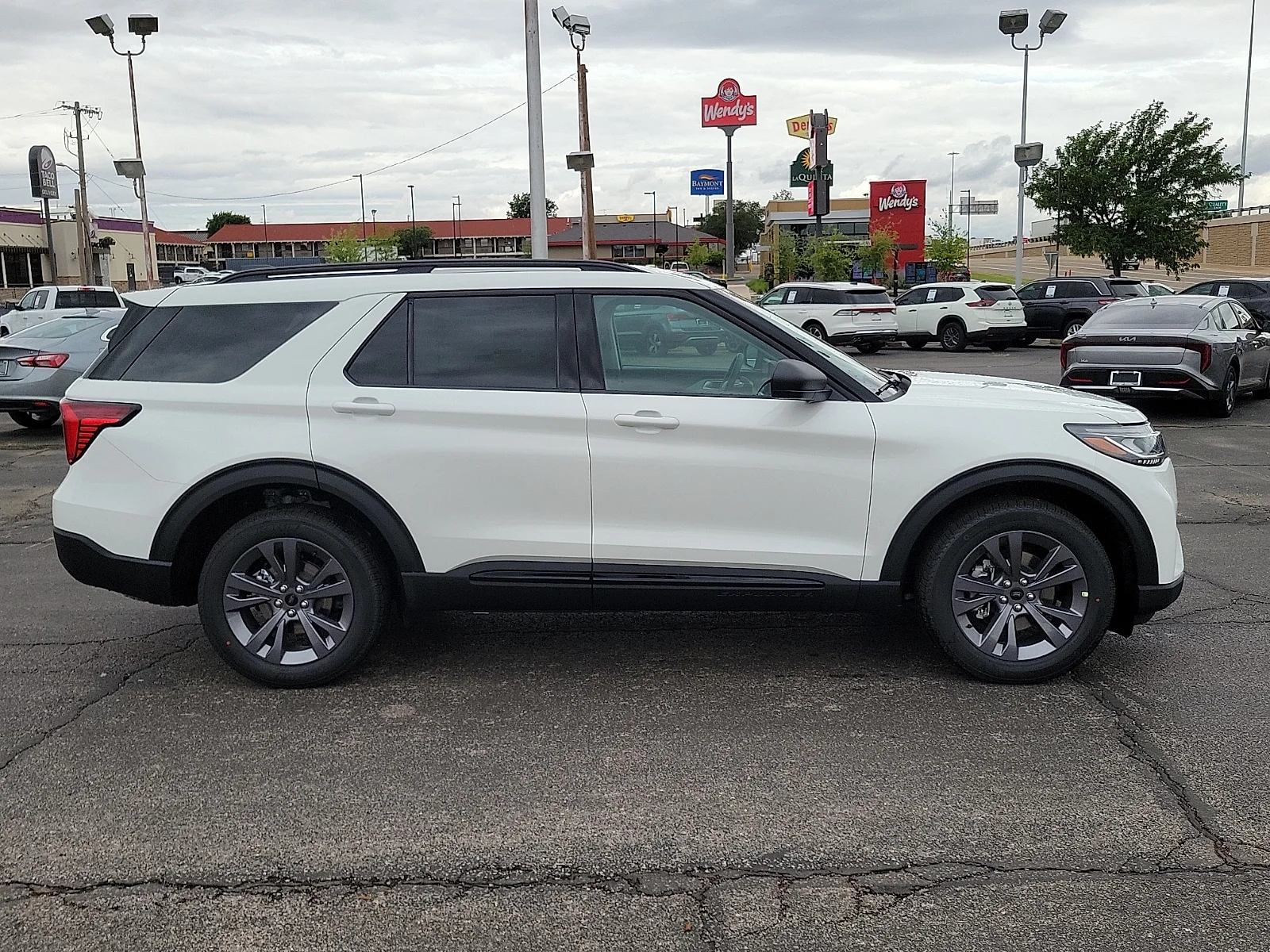 New 2026 Star White Metallic Tri-Coat Ford Active image 5