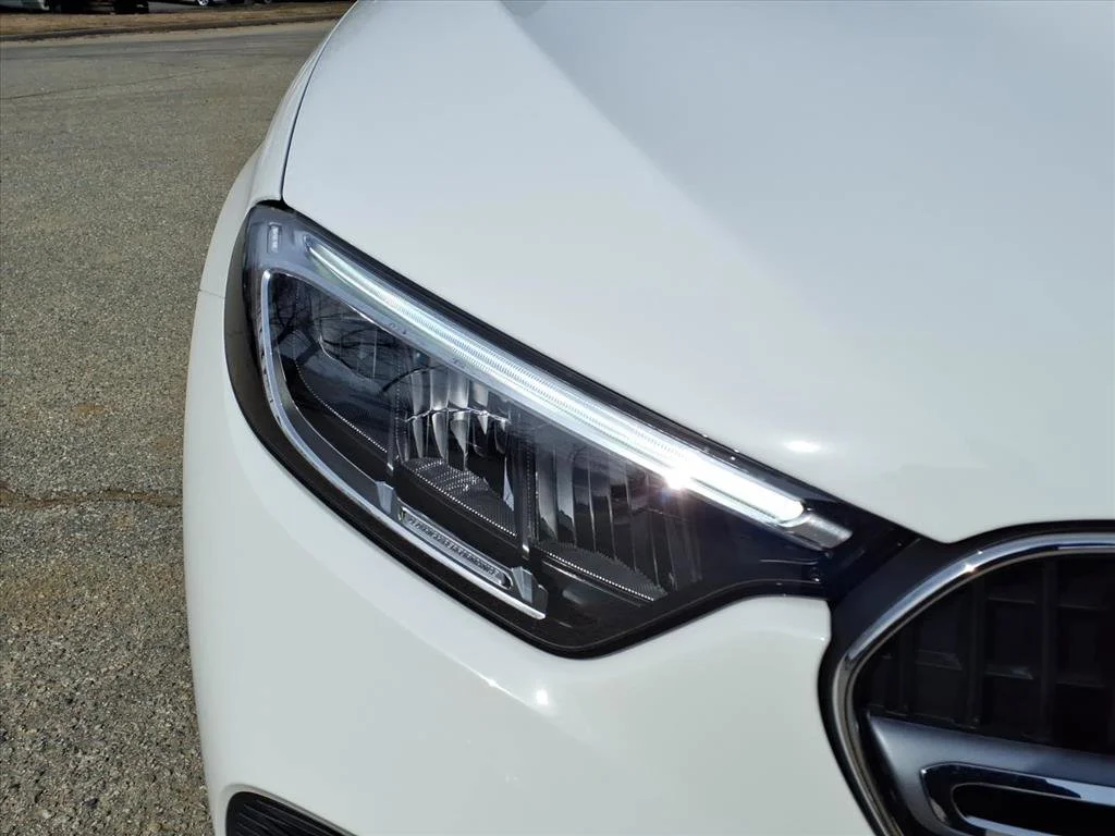 New 2026 Polar White Mercedes-Benz GLC 300 image 34