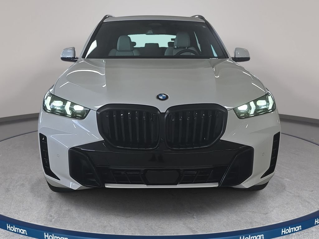 New 2026 Mineral White Metallic BMW sDrive40i image 2