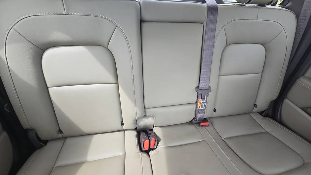 Used 2018 White GMC SLT image 26