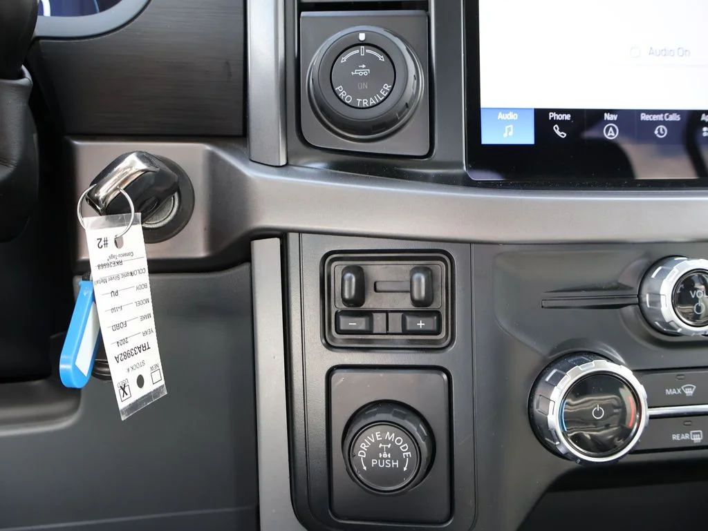 Used 2024 Silver Ford XLT image 33