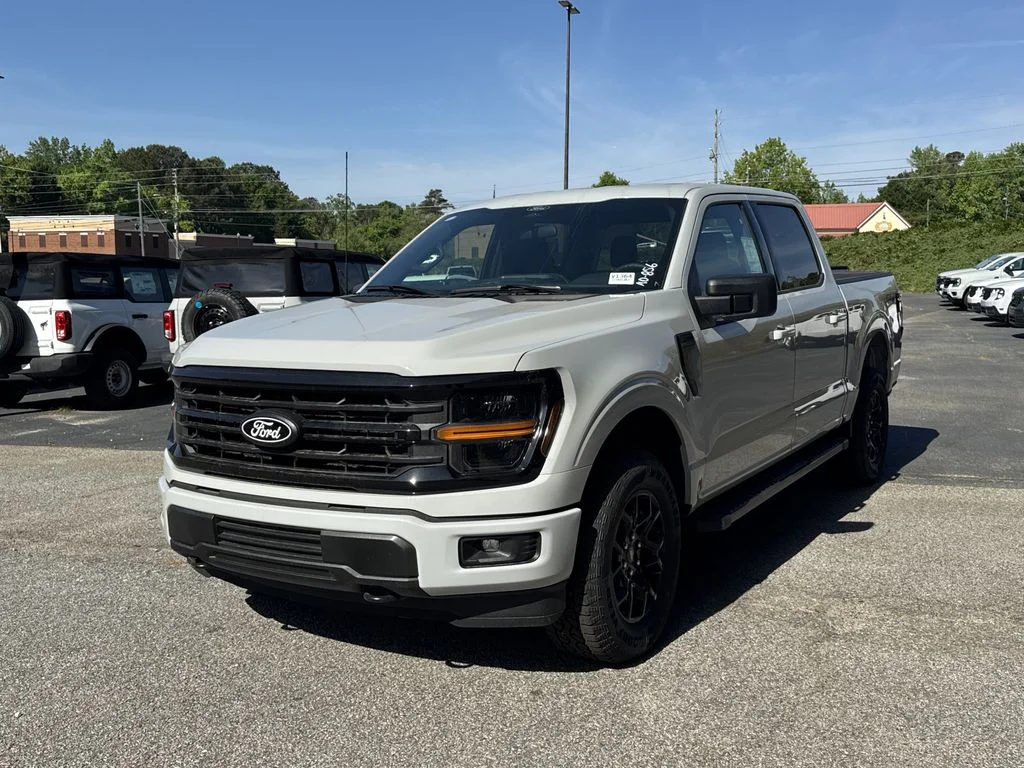 New 2026 Black Ford XLT image 3