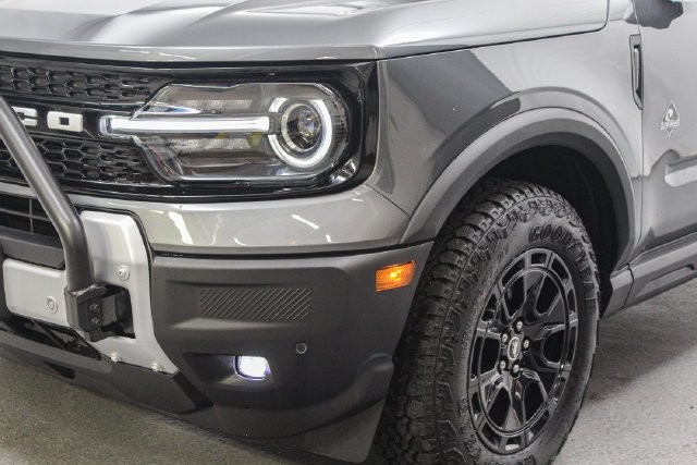 New 2025 Carbonized Gray Metallic Ford Outer Banks® image 4