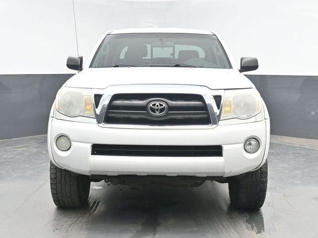 Used 2008 White Toyota Base image 2