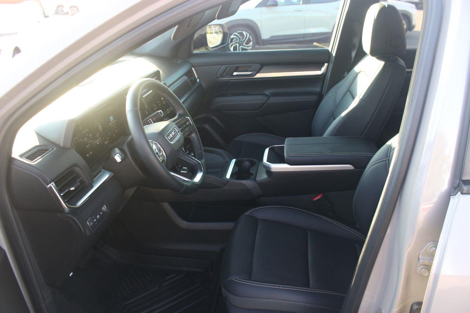 Used 2026 Riverstone Metallic GMC Elevation image 15