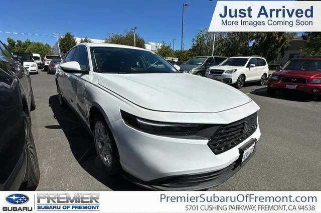 Used 2025  Honda LX image 1