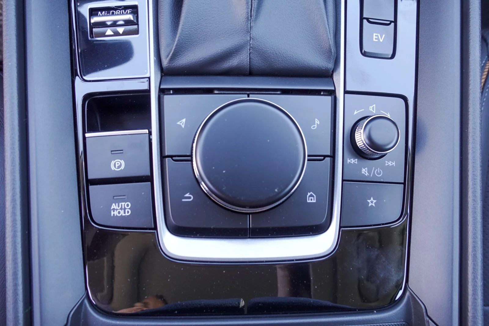 New 2026 Jet Black Mica Mazda Premium image 25