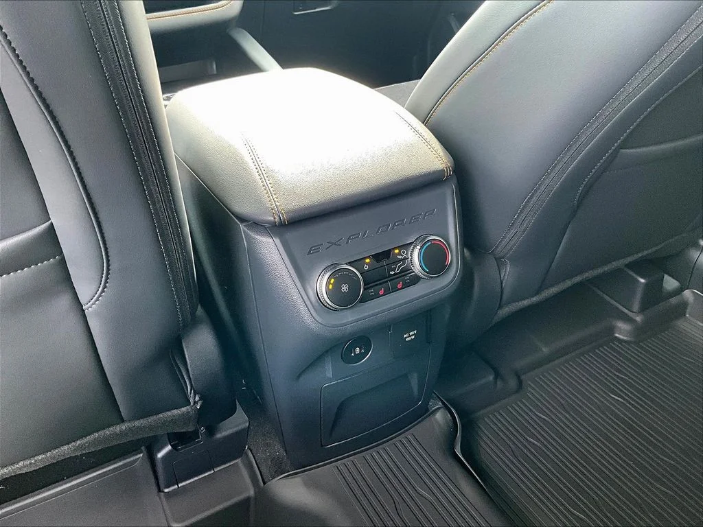 New 2026 Carbonized Gray Metallic Ford Tremor® image 16