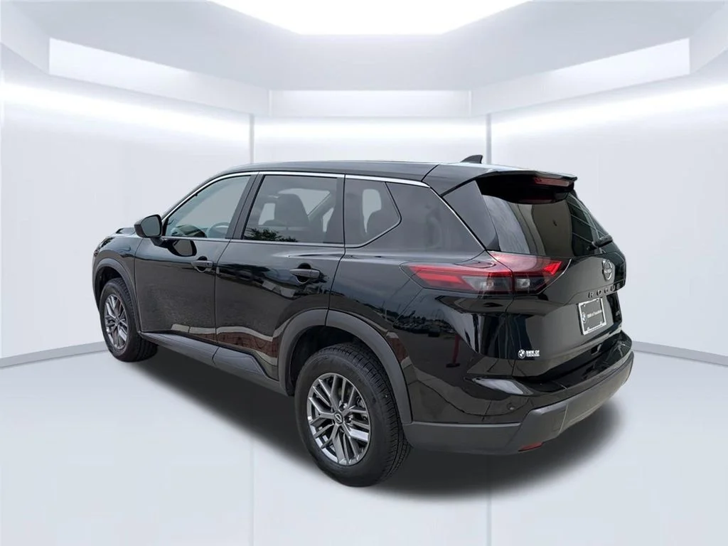 Used 2024 Black Nissan S image 5