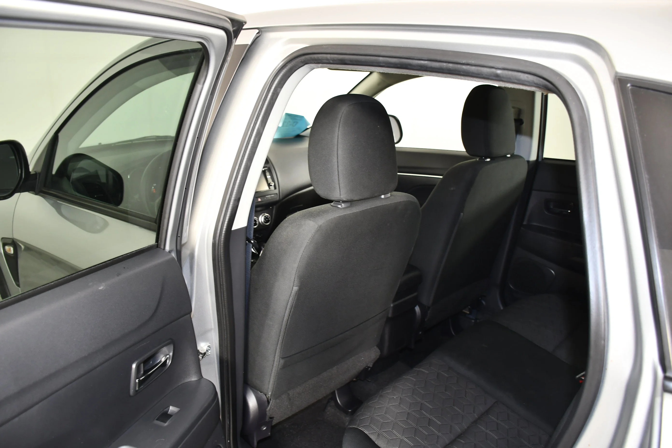 Certified Used 2024 Gray Mitsubishi SE image 27