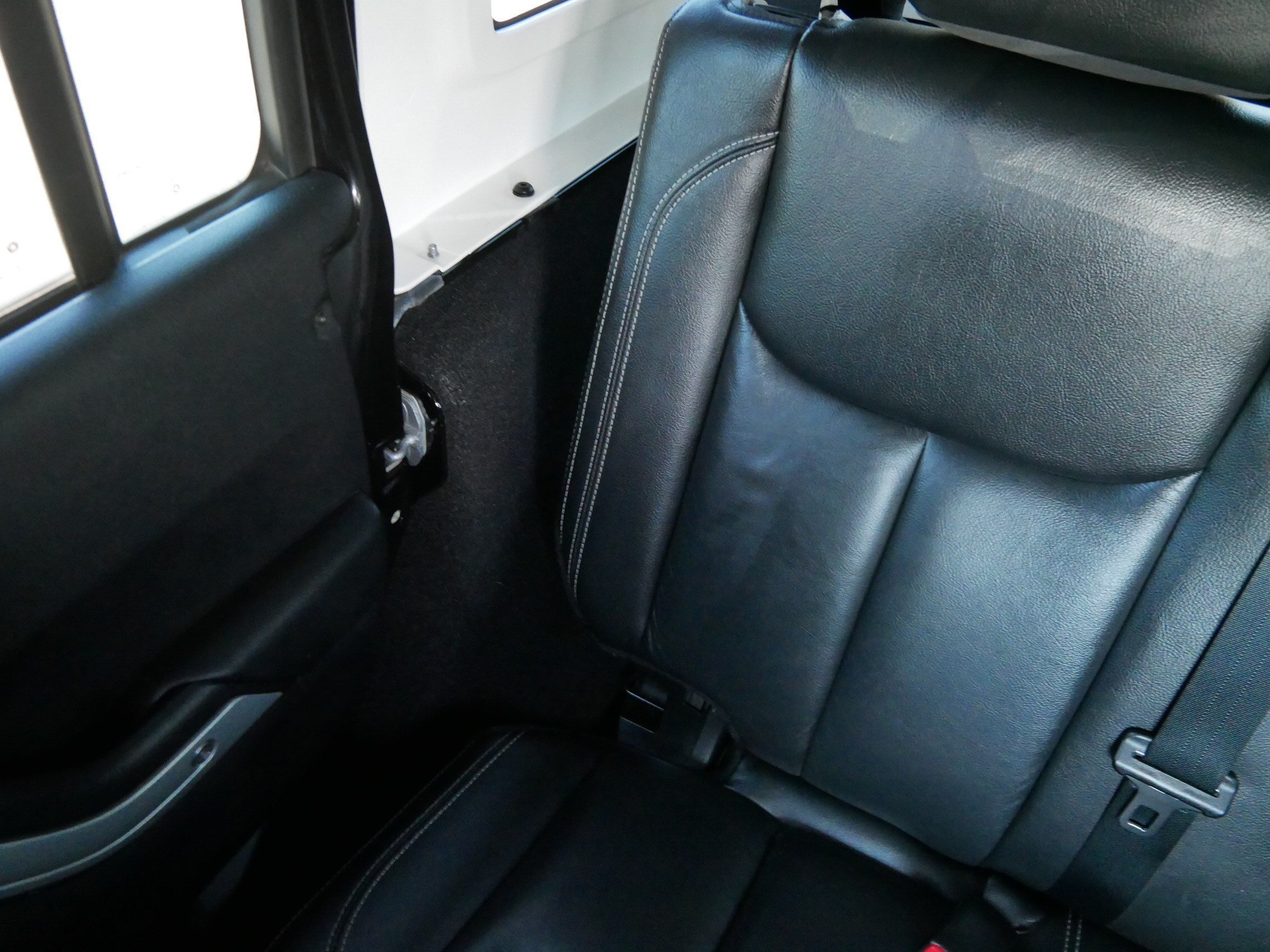Used 2015 Black Clearcoat Jeep Rubicon image 12