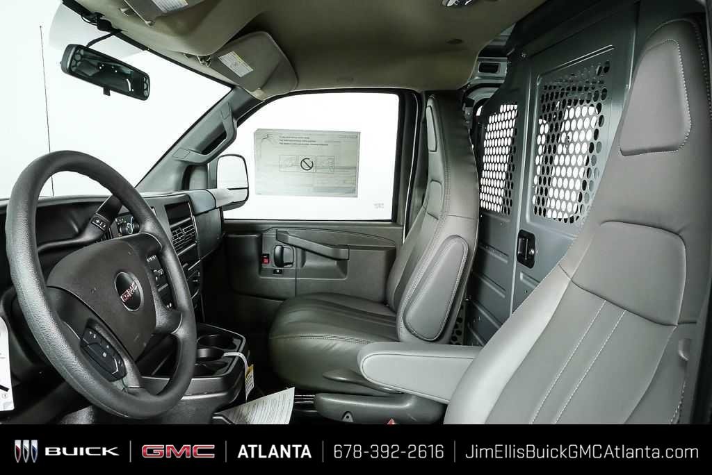 New 2025 Summit White GMC Work Van image 7