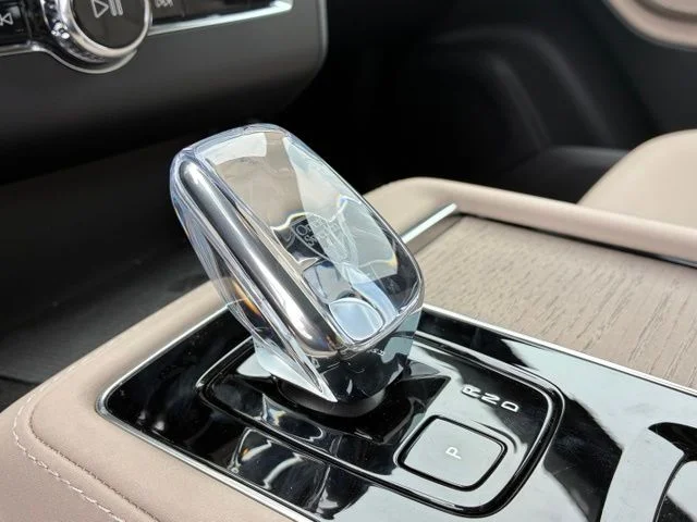 New 2026 Crystal White Volvo Plus image 16