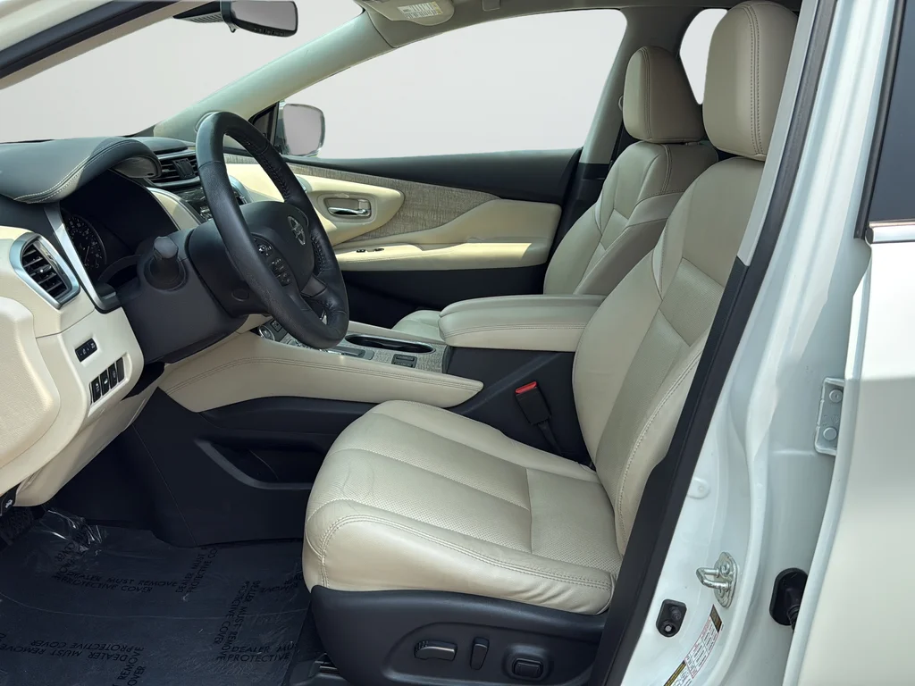 Used 2021 White Nissan SL image 10