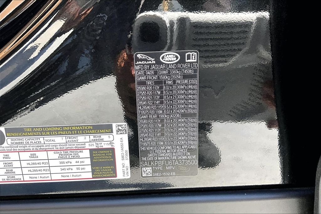 New 2026 SANTORINI BLACK Land Rover SE 7 Seats image 8