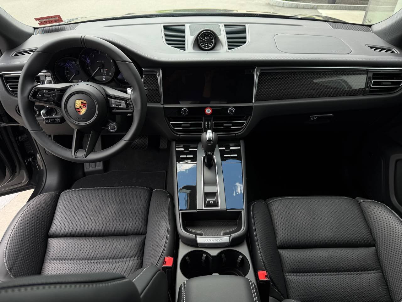 2026 Porsche Macan GTS - Photo 16