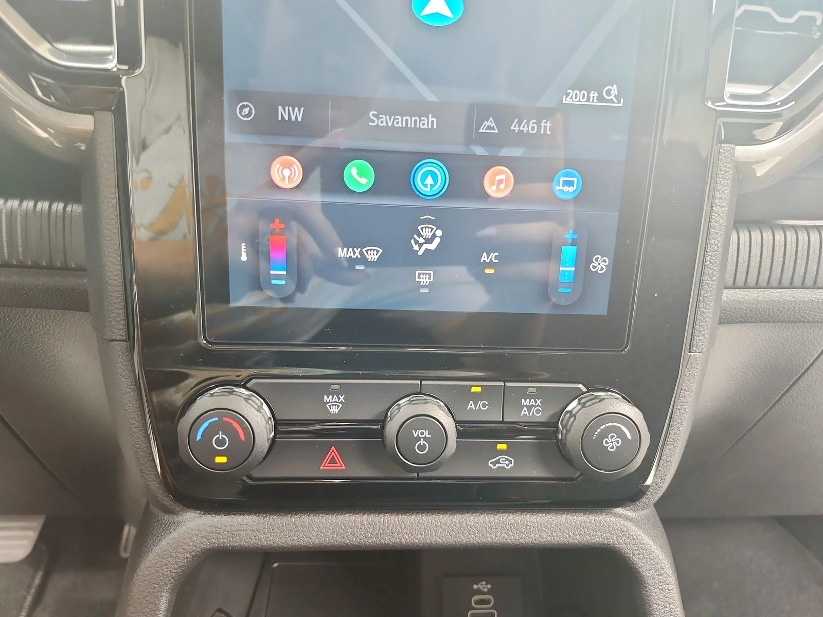 New 2026 Oxford White Ford XLT image 30
