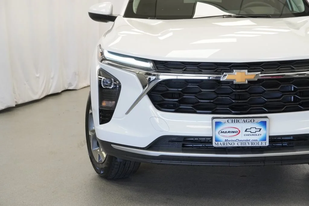 New 2026 Summit White Chevrolet LT image 31