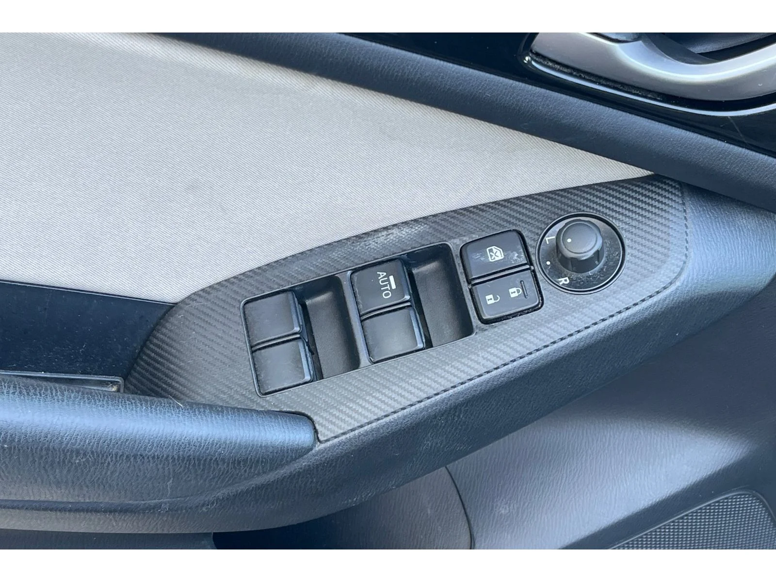 Used 2016 Titanium Flash Mica Mazda i Touring image 13
