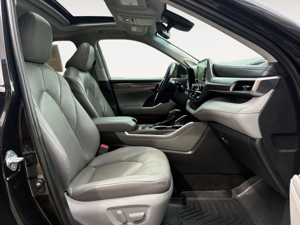 Used 2021 Brown Toyota Limited image 15