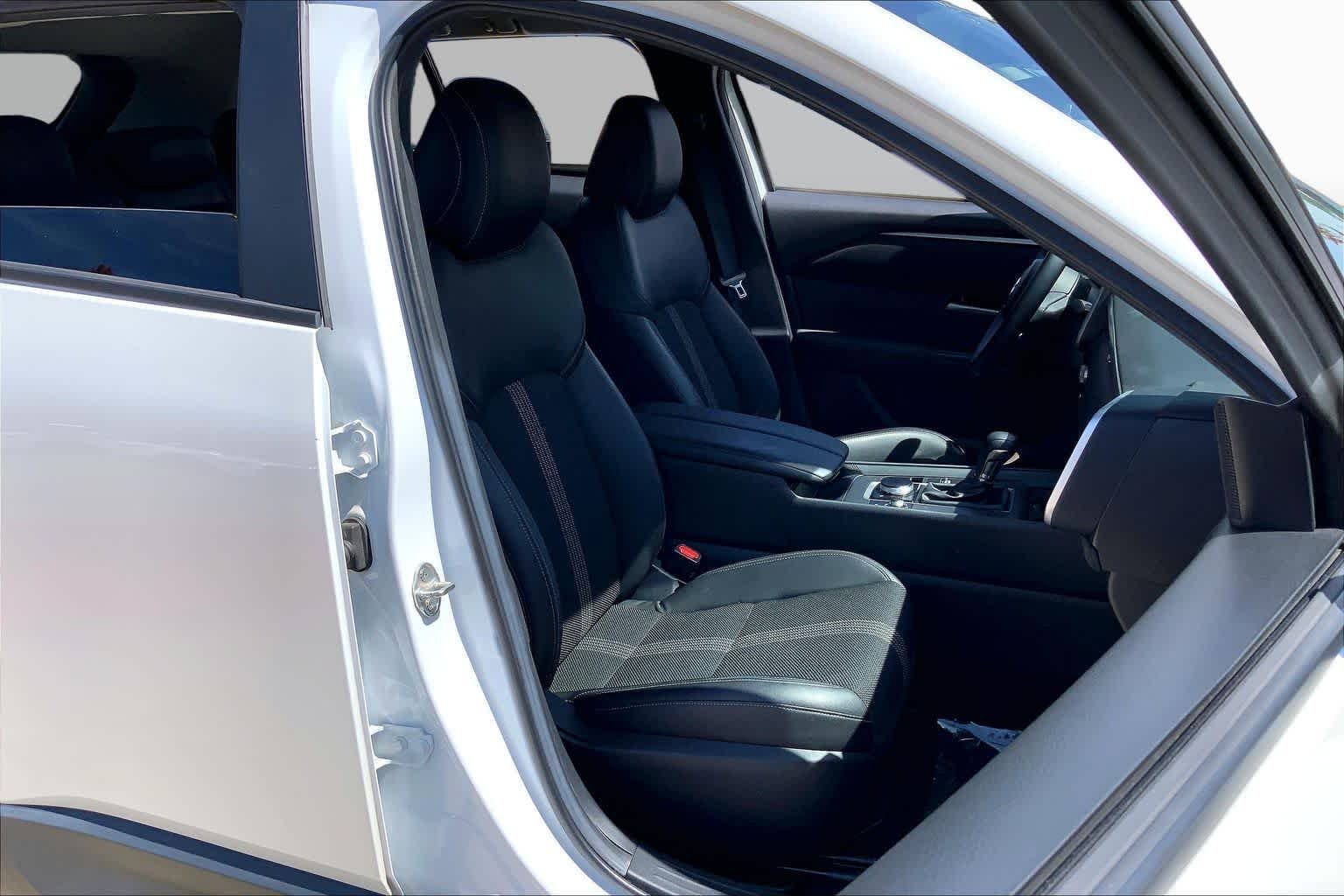 Used 2025 Wind Chill Pearl Mazda 2.5 S Preferred Package image 9