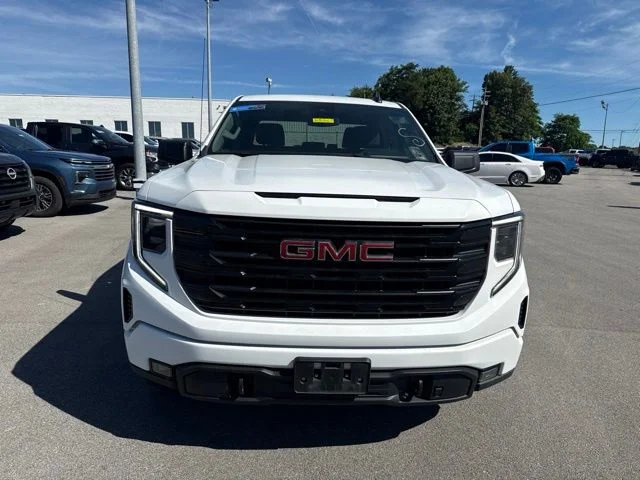 Used 2024 White GMC Elevation image 8