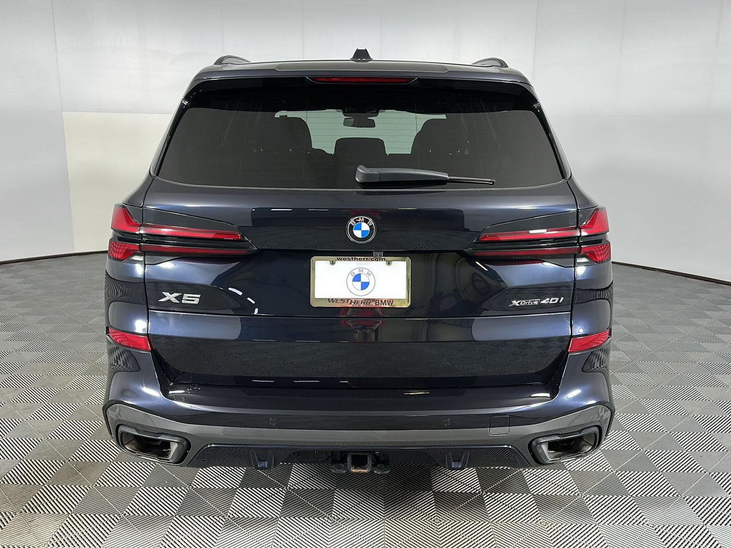 Certified Used 2024 Carbon Black Metallic BMW xDrive40i image 27