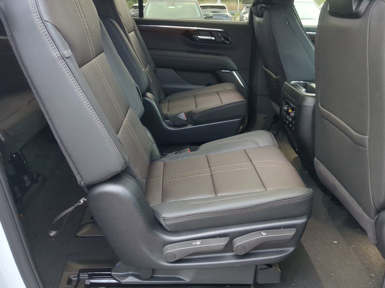 2026 Chevrolet Suburban High Country - Photo 27