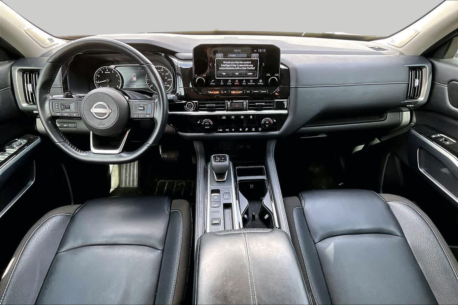 Certified Used 2023 Pearl White Tricoat/Super Black Nissan SL image 14
